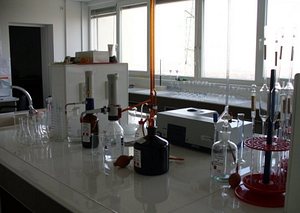 Избират доставчик на контролно-измервателна апаратура за лаборатория по инженерна екология в ХТМУ