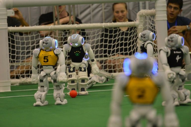 САЩ победи Иран във футболния финал на Robocup САЩ победи Иран във футболния финал на Robocup