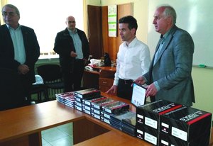 Microchip и Комет Електроникс дариха развойно оборудване на ТУ София Microchip и Комет Електроникс дариха развойно оборудване на ТУ София